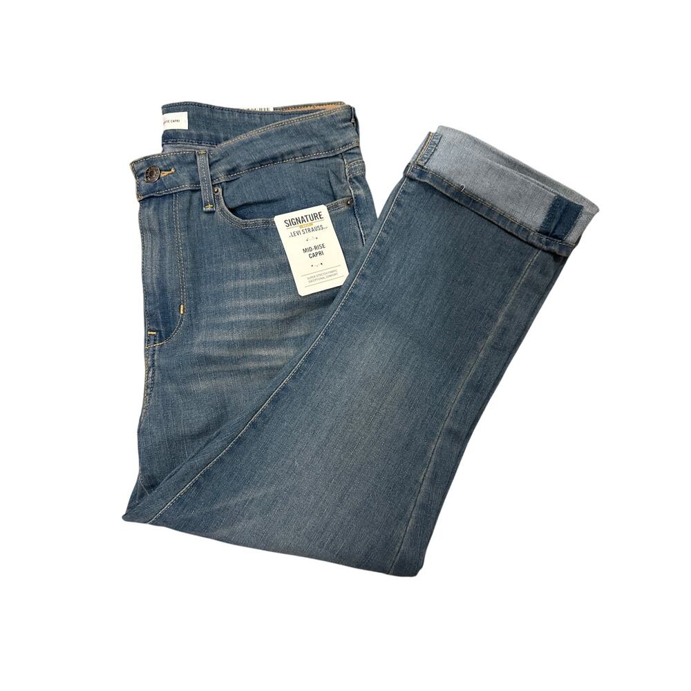 Levis mid rise denim capris NWT Women's size 10